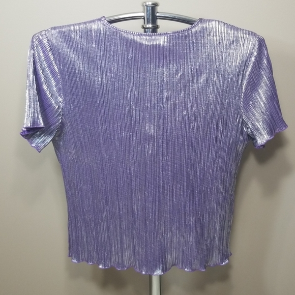 Women's Top - Picture 2 of 5